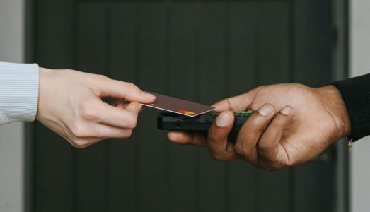 pexels-ivan-samkov-7621131